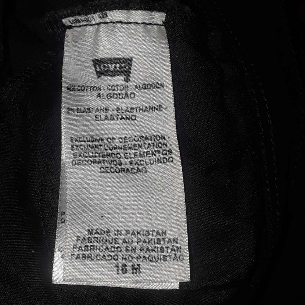 Levi's - Picture 4 of 5